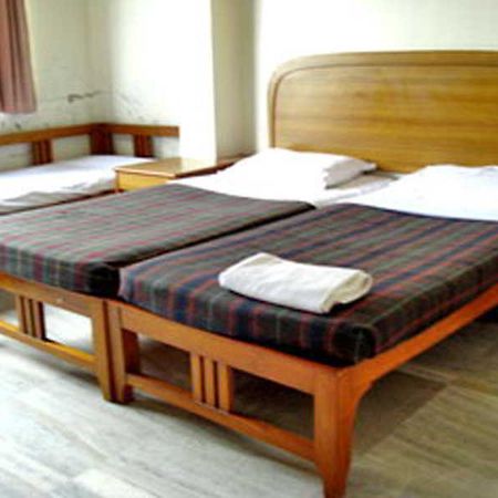 Hôtel Meru à Pune Extérieur photo